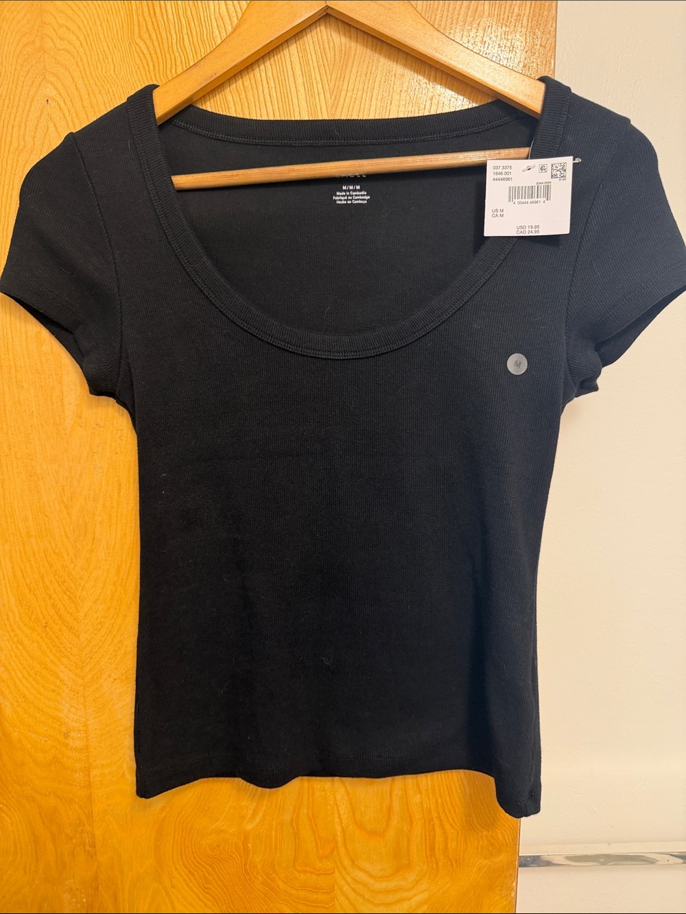 American Eagle Outfitters Black Scoop Neck Short Sleeve Tee
